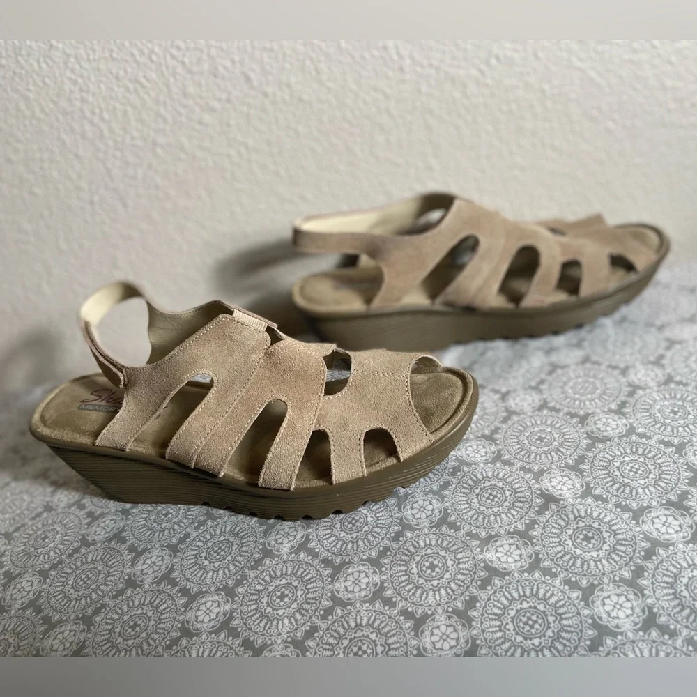 Skechers~Cut-Out~Tan~Suede~Slingback~Velcro Closure~Wedge~Sandals~Size 11